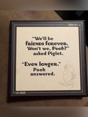 Hallmark x Disney Winnie the Pooh Small Wall Plaque